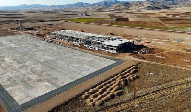 Gümüşhane ve Bayburt’un dünyaya açılacak kapısı olan havalimanı hızla yükseliyor