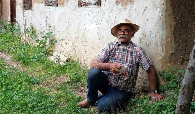 Haber alınamayan yaşlı adam, cami şadırvanında ölü bulundu