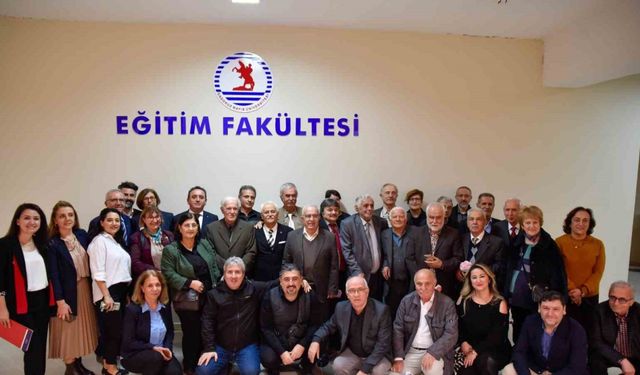 OMÜ Eğitim Fakültesi, Öğretmenler Günü’nü emekli hocalarıyla kutladı