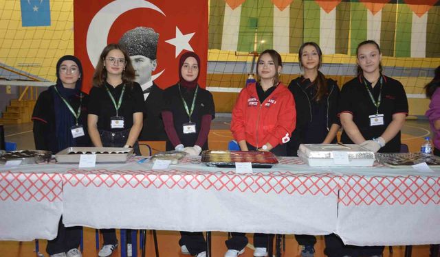 Ordu'da öğrencilerden Gazze'ye hayır çarşısı