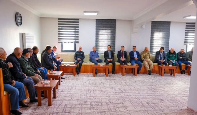 Vali Eldivan Sancaktepe’de vatandaşların taleplerini dinledi