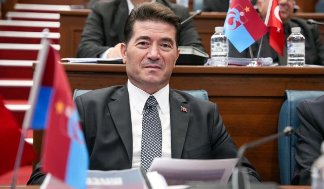 Zorlu ve Akaç’tan Büyükşehir Meclisi’nde dikkat çeken eleştiriler