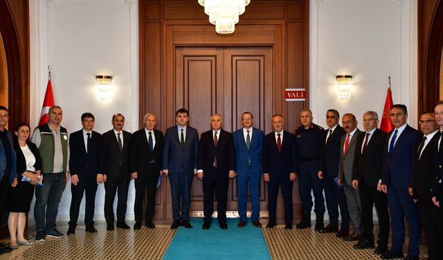 Trabzon’da kış mevsimi trafik tedbirleri masaya yatırıldı: Kış lastiği ve denetim vurgusu