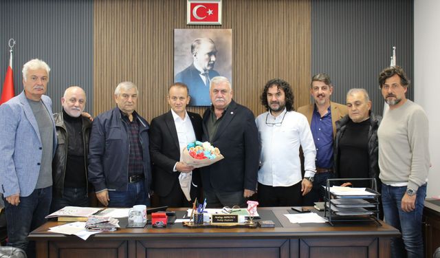 TSFAD’dan Sebat Gençlikspor’a Destek Ziyareti: “Trabzonlu Antrenörlerin Sayısı Yeniden Artmalı”