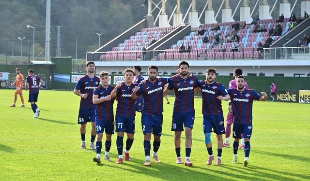 1461 Trabzon Fırtına Gibi Esti: Adanaspor Engeli Aşıldı