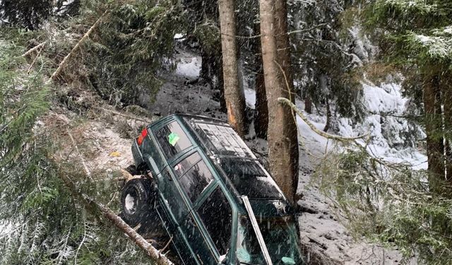 Giresun'da uçuruma düşen cipteki 5 kişi yaralandı