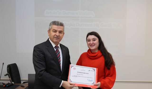 Artvin'de sigara bırakanlara teşekkür belgesi verildi