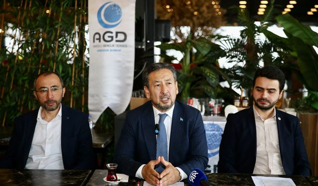 Doğu Türkistan Milli Meclisi Başkanı Tümtürk, Giresun'da