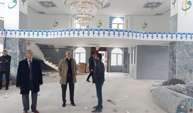 Havza Kaymakamı Ayvat cami inşaatını inceledi