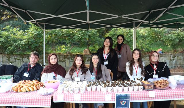 Karadeniz Teknik Üniversitesi'nde Gazze yararına kermes düzenlendi