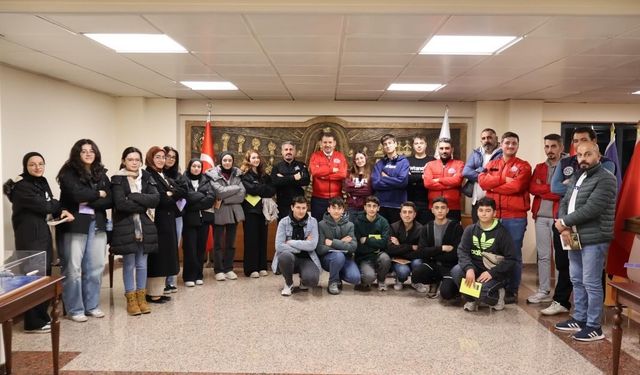 Bakan Yardımcısı Ayhan, Bayburtlu gençleri bakanlıkta ağırladı