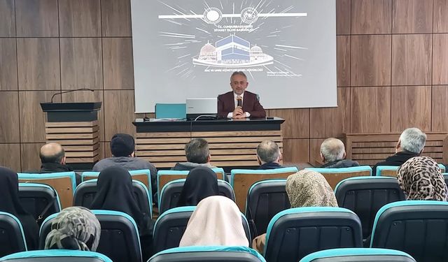 Bayburt'ta umrecilere hazırlık eğitimi verildi