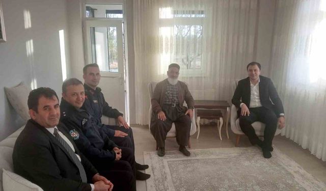 Kaymakam Bayram Kıbrıs gazisiyle bir araya geldi