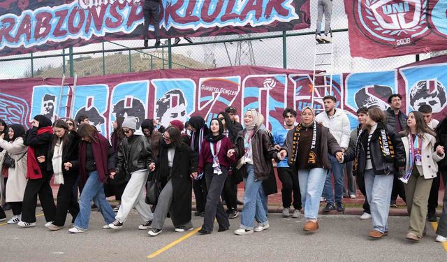 Üniversiteli Trabzonsporlulardan Keçiören'de coşkulu Horon Festivali