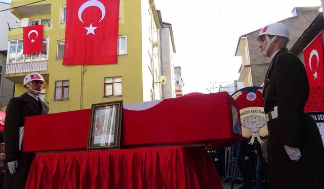 Van'da rahatsızlanarak hayatını kaybeden asker, memleketi Giresun'da toprağa verildi