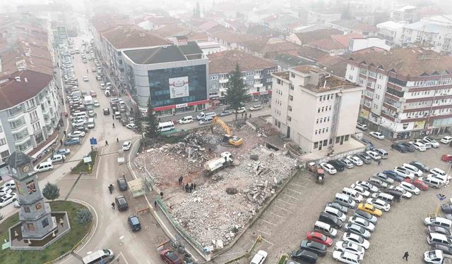 Vezirköprü'de otopark ve meydan projesi için çalışmalar başladı