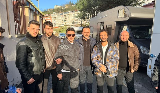 “Taşacak Bu Deniz” Setinden Yükselen Yıldızlar: Yardımcı Oyuncular Performanslarıyla Konuşturuyor