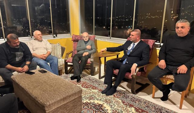 Sivrikaya Geçit Mahallesi’nde Kapı Kapı Dolaştı: “Derdin Derdimizdir”