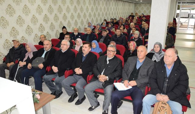 Espiye’de Umre Yolcularına Bilgilendirme Semineri Düzenlendi