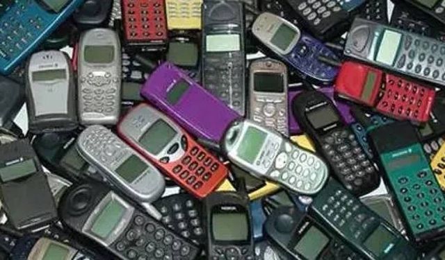 Evde unutulan eski telefonlar servet değerinde: Koleksiyonerler peşinde