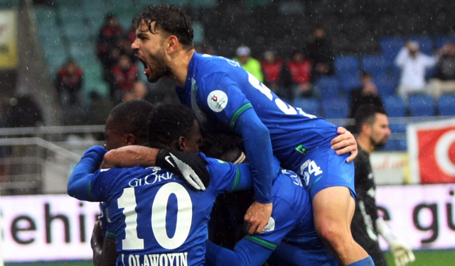 Rizespor Aradığı Golü Uzatmada Buldu: VAR Penaltıyı Getirdi