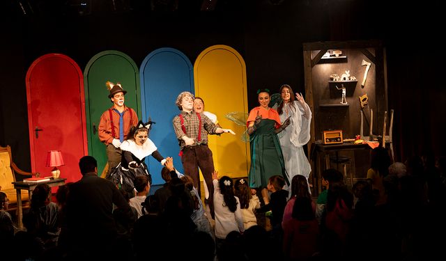 Akçaabat’ta Kahkaha Dolu Buluşma: Minikler Pinokyo ile Renkli Bir Dünyaya Adım Attı