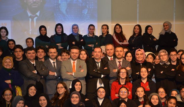 Türkiye’nin İlk Serebral Palsili Uzay Mühendisi Rize’de Öğrencilerle Buluştu