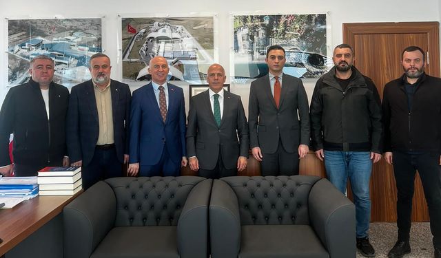 Artvin Ticaret Borsası heyeti Sarp'ta ziyaretler gerçekleştirdi