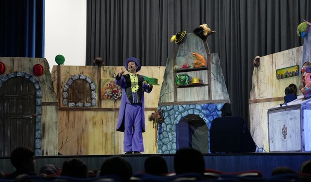 Çocuklar 'Bir Külkedisi Hikayesi' ile eğlendi