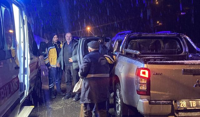 Giresun'da rahatsızlanan 98 yaşındaki kişi hastaneye ulaştırıldı