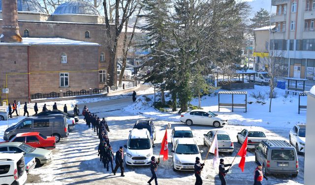 Ladik'te kamp yapan izcilerden Belediye Başkanı Topal'a ziyaret