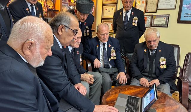 Trabzon'daki Kıbrıs Gazileri, AA'nın 'Yılın Kareleri' oylamasına katıldı