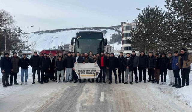 Bayburtlu gençler 'Kültür Kampı' kapsamında Hasankeyf'e uğurlandı