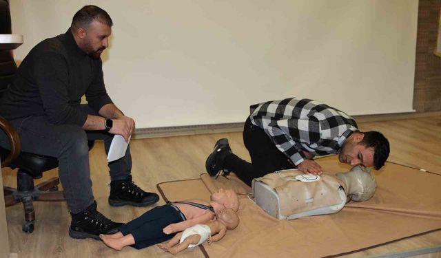 Bayburt'ta polis adaylarına ilk yardım eğitimi verildi