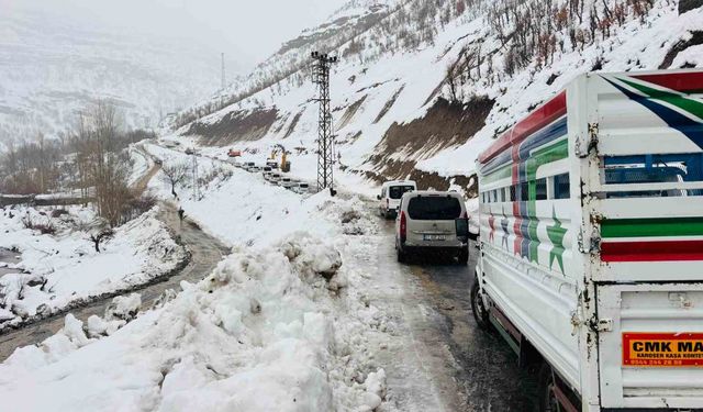 Buzlanma kazayı beraberinde getirdi: 2 yaralı