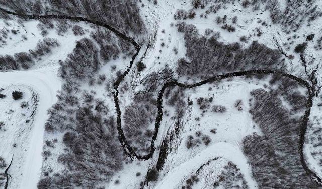 Kastamonu'da karla kaplanan dağlarda hayran bırakan manzaralar