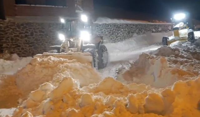 Gümüşhane’de Karla Mücadele Seferberliği! Kar Duvarlarını Aşarak Yollar Açılıyor