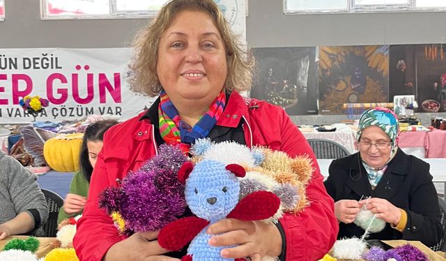 Hastanede Tedavi Gören Çocuklara Bayram Sürprizi: El Emeği Ayıcıklar Hazır