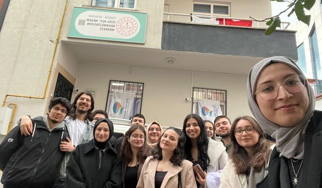 KTÜ Tıp Fakültesi Öğrencilerinden Görme Engellilere Farkındalık Projesi