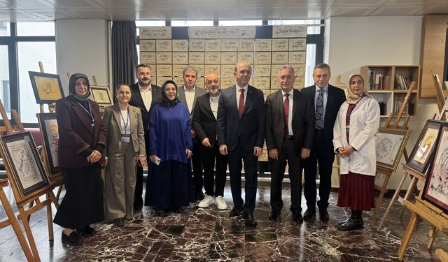 KTÜ Farabi Hastanesinde kaligrafi sergisi açıldı