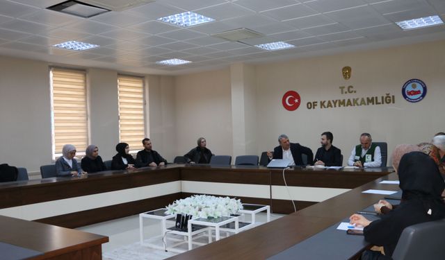 Of'ta akran nezaketi ve bağımlılıkla mücadele konulu toplantı yapıldı