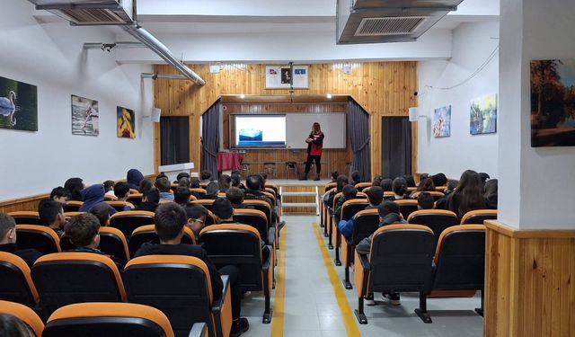 Salıpazarı'nda 'Kahverengi kokarca ve su verimliliği' ile ilgili farkındalık eğitimi yapıldı