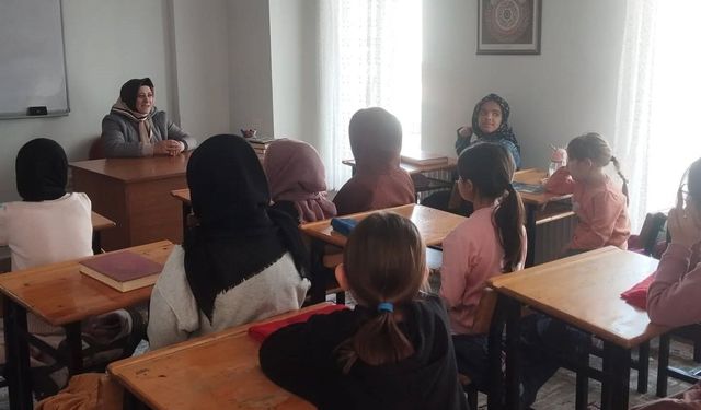 Bayburt'ta ilkokul öğrencilerine ramazan ayının önemi anlatıldı