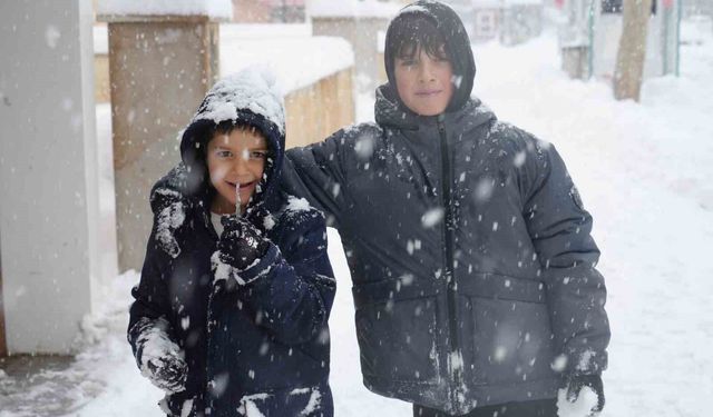 Bayburt'ta kar tatili 1 gün daha uzatıldı