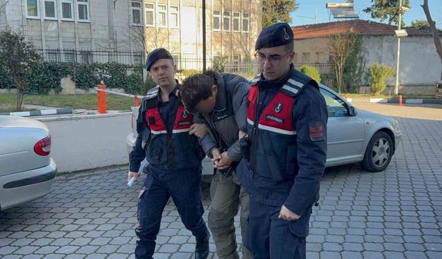 Evinde yasaklı madde ve silahla yakalanan şahıs adliyeye sevk edildi