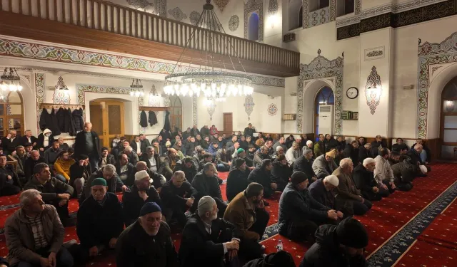 Artvin’de Berat Kandili Coşkusu: Merkez Camisi Doldu Taştı