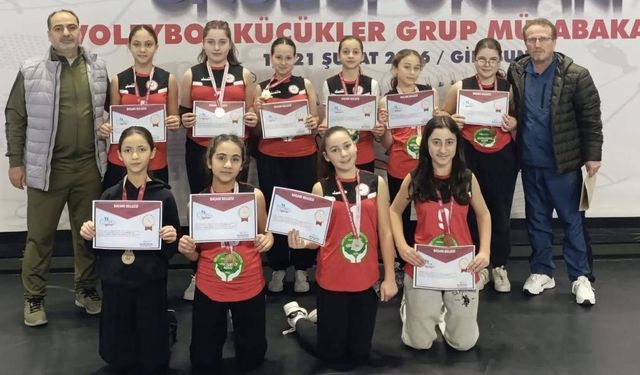 Giresun’un Gururu Trabzon Yolcusu! Küçük Kızlar Bölge Şampiyonu Oldu
