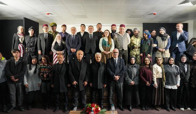 Şehir tiyatrosu ilçeleri buluşturmaya tüm hızıyla devam ediyor. Muhacirlik dönemi sahneye alındı