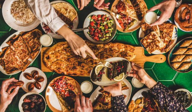 İftarda çabuk kalkan tatlıya yöneliyor. Uzmandan önemli uyarı