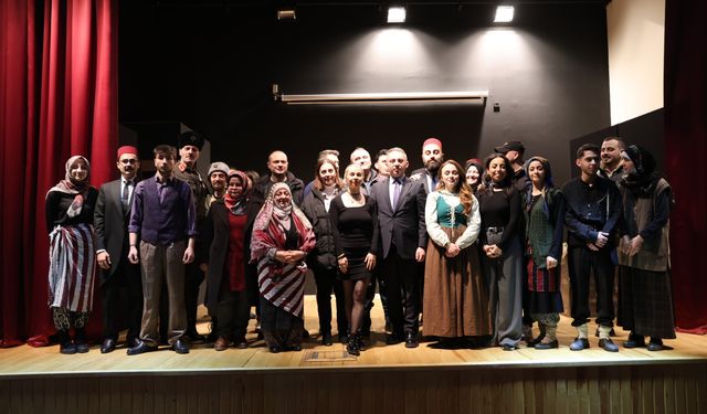 Muhacirlik Hikayesi İl İl Dolaşıyor! Şehir Tiyatrosu Batı İlçelerinde Sahne Alıyor